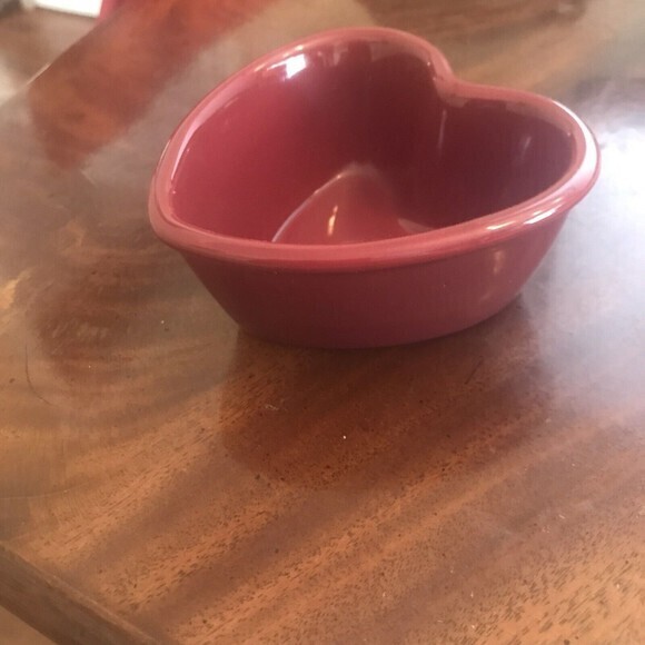 Chantal Heart Shaped Deep BurgundyBaking Dish Smooth Edge VALENTINE READY - Picture 3 of 6